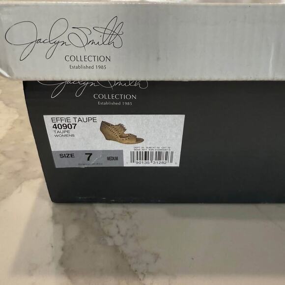 Jaclyn Smith Effie Taupe Lace Up Back Zip Wedge Sandals Women's 7M Tan Summer - Picture 9 of 9